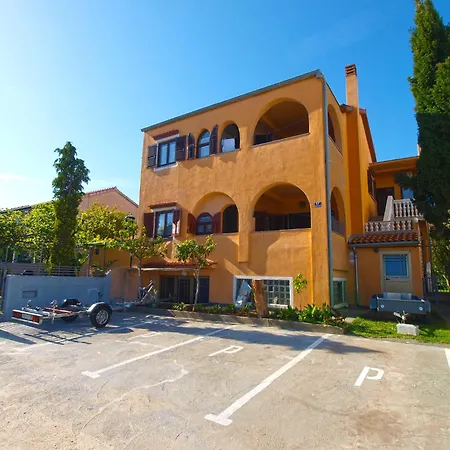 Apartman P-lena 1775 *