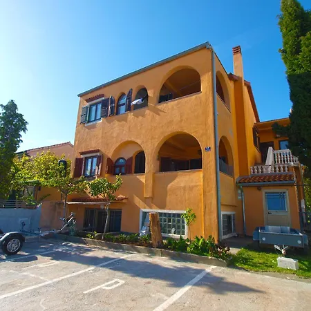 Apartman P-lena 1775 Medulin