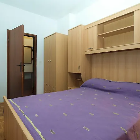 P-lena 1775 Apartmán *